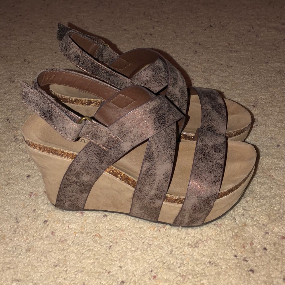 Pierre Dumas wedges
